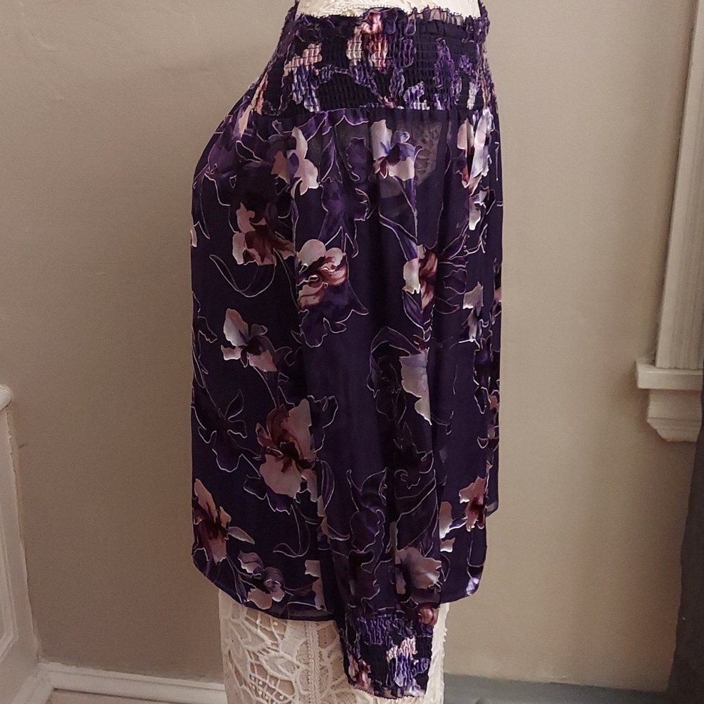 WHITE HOUSE BLACK MARKET M Purple Floral Burnout Silk Blend Off-the-Shoulder Top - Picture 7 of 12